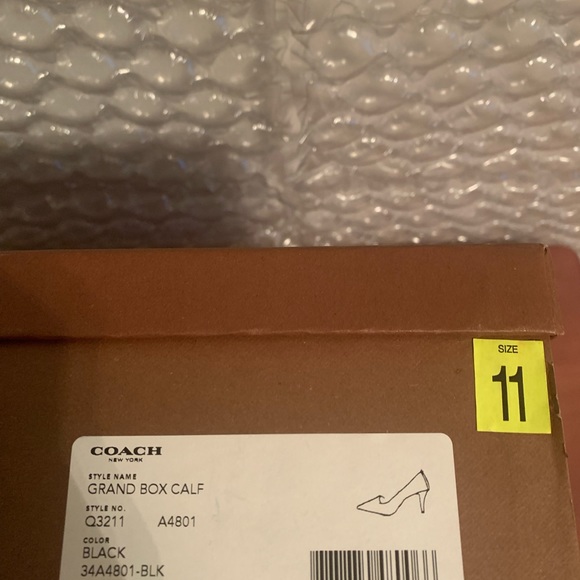 Coach - Picture 3 of 7